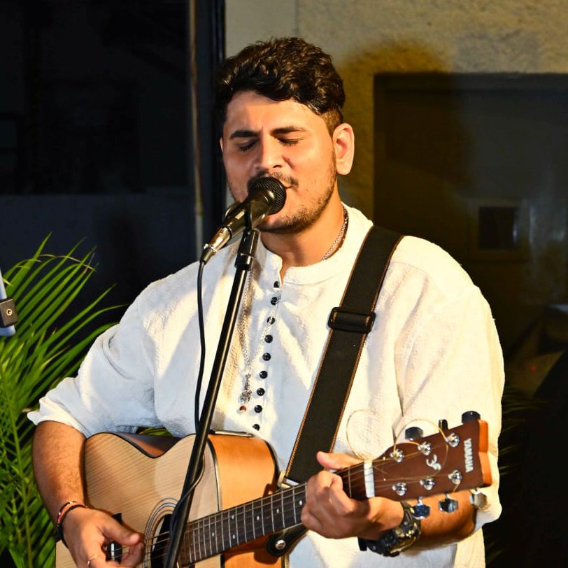 Acoustic-Singer-Guitarist-Bangalore Acoustic singer guitarist in Bangalore